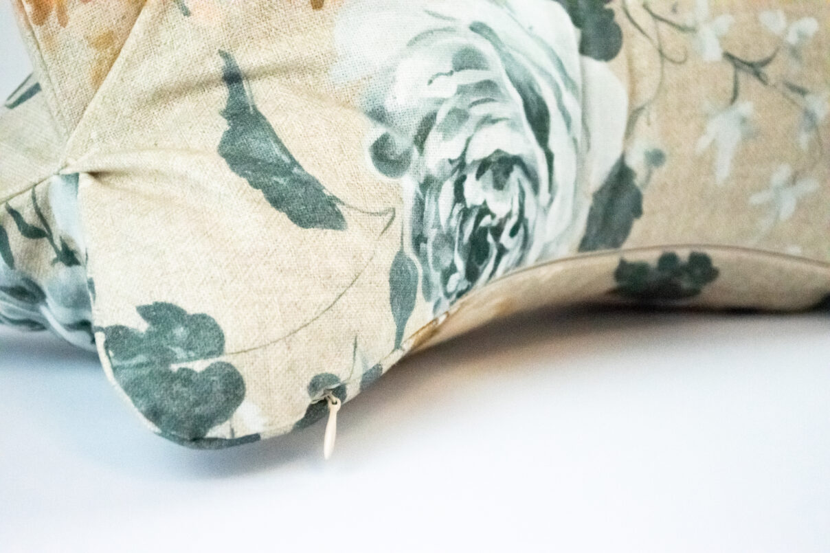 Leseknochenbezug – Englische Rosen auf beige