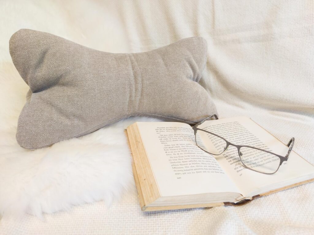 Leseknochen Chenille sand